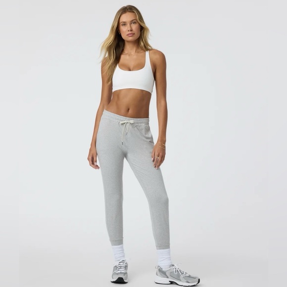 VUORI pale heather grey Performance Jogger
DreamKnit™ Joggers
NEW no tags XS - Picture 1 of 9